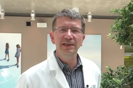 Ljudi ispod 50 godina često ignorišu ove simptome raka: Poznati onkolog upozorava