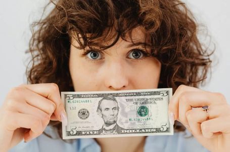 Novac stiže kad se najmanje nadaju: Ova 3 horoskopska znaka ulaze u period velikih finansijskih dobi