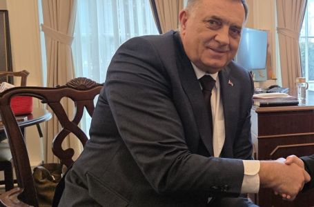Dodik ušao u Bijelu kuću: Evo s kim se sastao