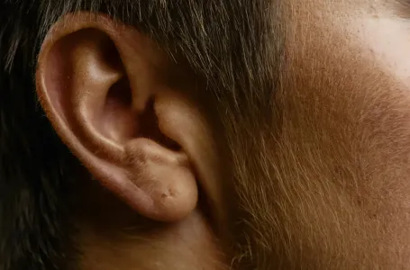 Ako vam zvoni u desnom uhu, to može da znači samo jedno