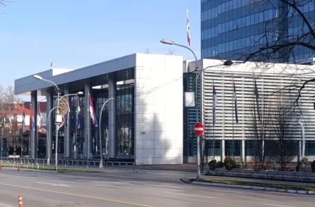 Struka tvrdi: RS se zadužuje po kamati duplo većoj nego u EU