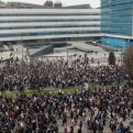 Nevjerovatni prizori: Hiljade mladih kreće se prema raskrsnici na Skenderiji