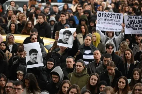 Završen protest u Sarajevu: četiri zahtjeva, sutra novo okupljanje