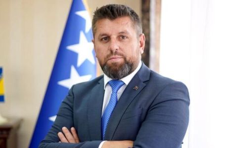 Duraković vlastima u RS: Sretenje ne vežite za BiH, ne slavite tuđe slave