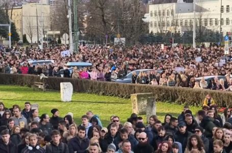 Peti dan protesta u Sarajevu: I za danas najavljeno okupljanje ispred Zemaljskog muzeja BiH