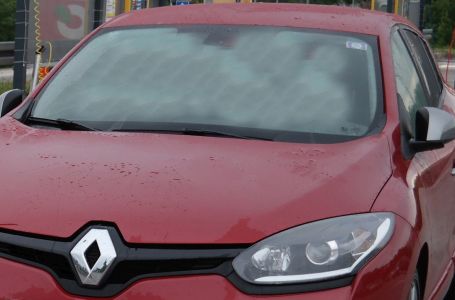 Da li ste znali za 2  dugmeta koja uklanjaju maglu sa šoferšajbe