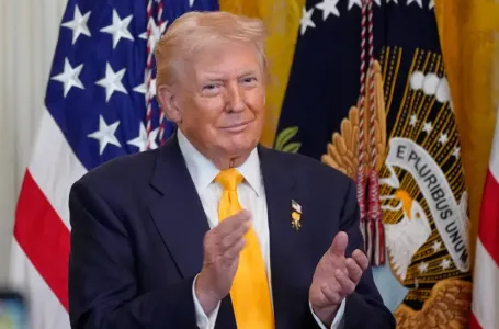 Trump snimljen bez šminke i pojačivača tena: Prizor je prilično jeziv (FOTO)