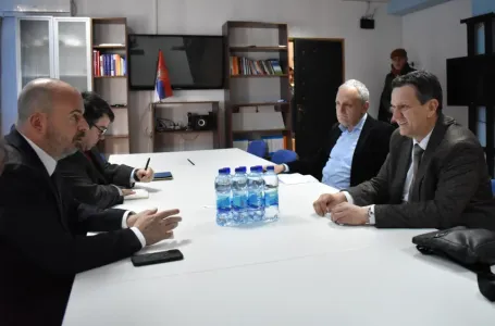 Blanuša se sastao s Ginkelom: Avanturistička politika ugrozila RS i njenu ekonomiju