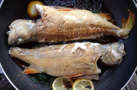 Zašto vam se riba stalno lijepi za tavu