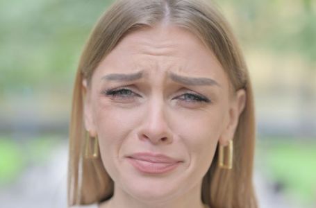 Ova 3 horoskopska znaka bolje da ne izlaze iz kuće: Karma ih stiže u martu 2026.