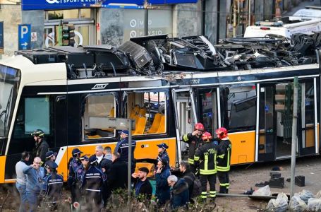 Snimljen trenutak kad je tramvaj u Milanu iskočio iz šina: Ima povrijeđenih, jedna osoba poginula