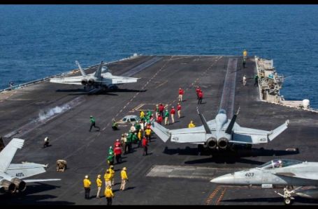 SAD: Iran laže da je pogodio naš nosač aviona, nisu bili ni blizu