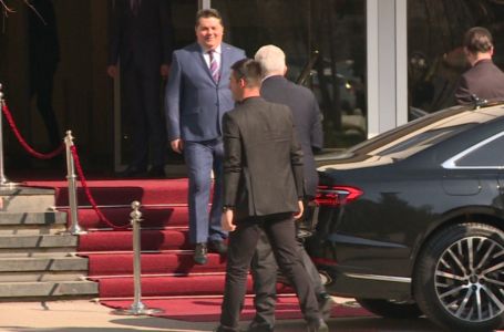 ŠTA SE KUHA U BANJOJ LUCI: Iznenada stigao Andrija Mandić, sve povezano s Dodikovim američkim...