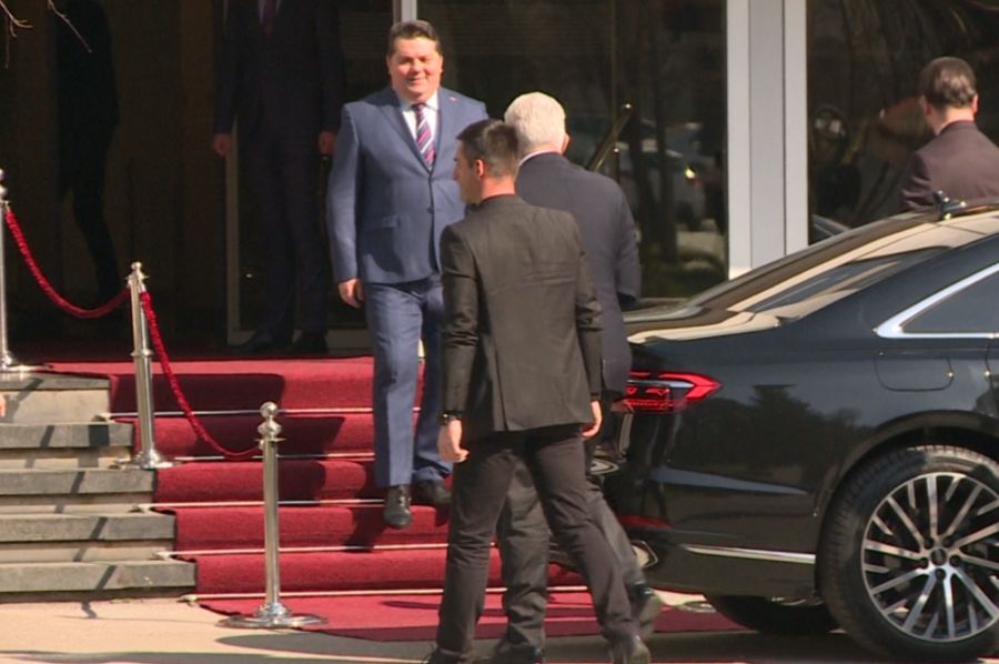 ŠTA SE KUHA U BANJOJ LUCI: Iznenada stigao Andrija Mandić, sve povezano s Dodikovim američkim...