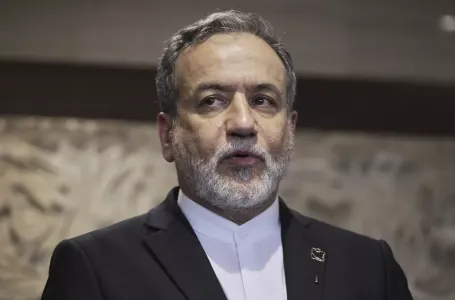 Araghchi odbacio mogućnost pregovora sa SAD i tvrdi: Nismo zatvorili Hormuški moreuz