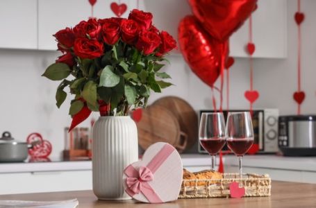 Cvijeće u vazi neće uvenuti mjesec dana! Cvjećarka otkrila trik koji koristi za svježinu