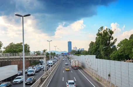 Zbog jedne greške hiljade vozača skrenule s autoputa u Njemačkoj, nastao je haos