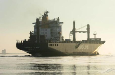 Njemački kontejnerski brod se zapalio nakon udara iranskog projektila kod Hormuza