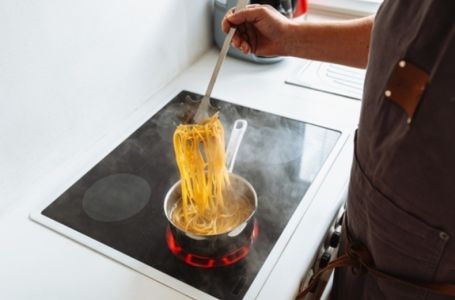 Svi dodaju ulje, a nisu ni svjesni koliko griješe: Evo šta treba staviti u vodu kada kuhate špagete