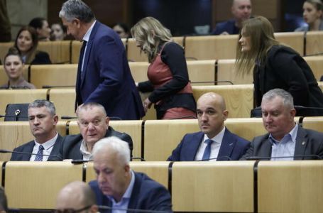 HDZ srušio zakon koji je trebao ukinuti lažne tražitelje posla