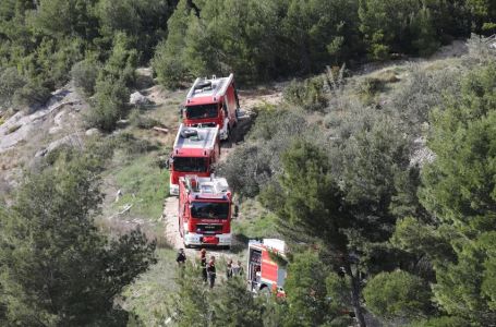 ožar u Dalmaciji: Na terenu 50 vatrogasaca, pomaže i kanader