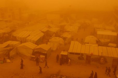 Narandžasto nebo u Gazi: Raseljeni Palestinci dobili upozorenje