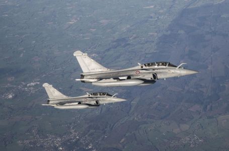 Rafalei na bojištu zakazali? Iransko oružje razotkrilo veliku slabost francuskih elitnih lovaca