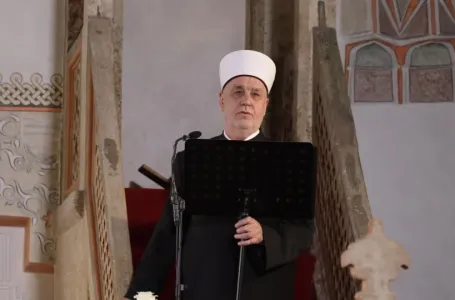 Bajramska hutba reisa Kavazovića: Ne dozvolimo da nas uvuku u vrtlog zla, čuvajmo vjeru i jedinstvo