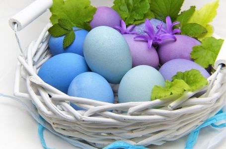 Zaboravite vještačke boje: Trik s kupusom daje najljepša uskršnja jaja