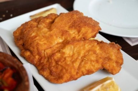 Pohovanje bez jaja i brašna: Samo 2 sastojka, a meso ostaje sočno i korica puca od hrskavosti