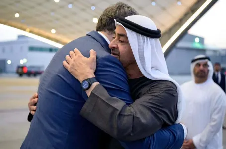 Vučić se iznenada pojavio u Emiratima