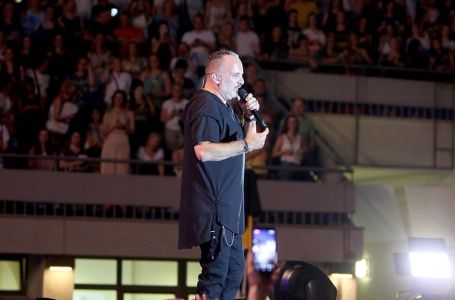 "Koliko ovdje ima Srba?": Toni Cetinski prekinuo koncert u Ljubljani, publika odmah reagovala