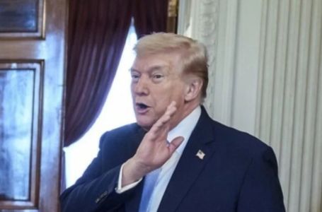 Pogledajte šta se desilo u 6:49, samo nekoliko minuta prije Trumpove objave