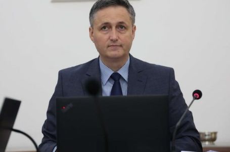 Bećirović reagovao na tvrdnje: "Moja supruga nikada nije putovala o trošku države"