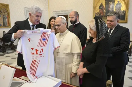Krišto pozvala papu Lava XIV u Mostar, Čović mu poklonio dres Zrinjskog