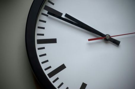 Od sutra počinje ljetno računanje vremena: Ovo svi stanovnici Evrope moraju napraviti!