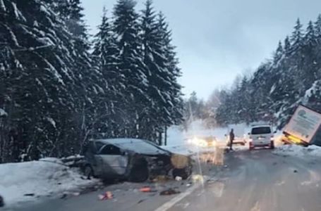 Stravična saobraćajna nesreća kod Ključa: Poginuo policajac, drugi teško povrijeđen