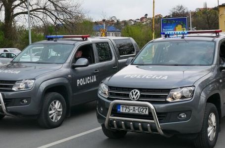 U tuzlanskom kantonu uhapšene četiri osobe zbog podvođenja maloljetnica: Među njima tri policajca