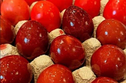 Bez kapi vještačke boje: Ovo je “Galaksija“ tehnika za farbanje jaja, ostavlja bez teksta