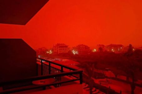 Sve je crveno! Nevjerovatni prizori na grčkom otoku: "Ako postoji pakao, vjerovatno je ovako"