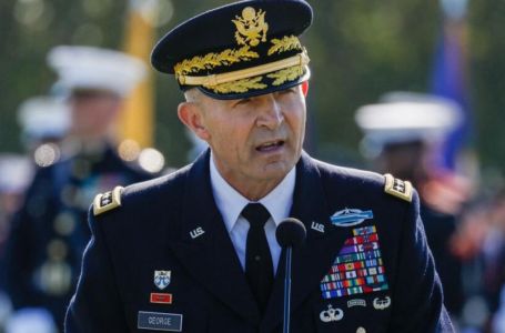 Pentagon potvrdio, smijenjen je prvi čovjek američke kopnene vojske