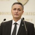 Bećirović: Uskrs nosi snažne i trajne poruke nade, obnove i trijumfa života