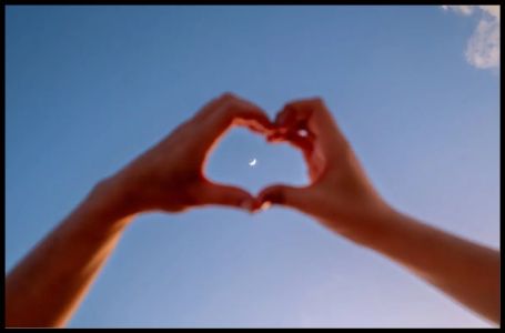 Dobili ste najmoćniji blagoslov: Ova 2 znaka nebo štiti od svega i ispunjava im svaku želju