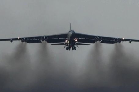 Strateški bombarder B-52 poletio iz Britanije ka Iranu: Procjenjuje se da će stići do mete do...