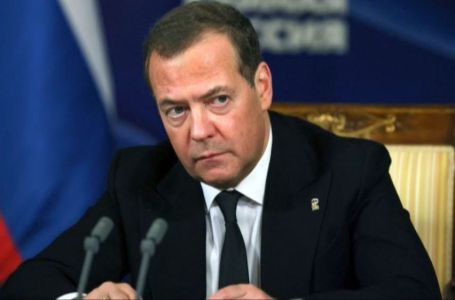 "Iran testirao 'nuklearno oružje' u Hormuškom moreuzu: Poruka Medvedeva odzvanja Zapadom