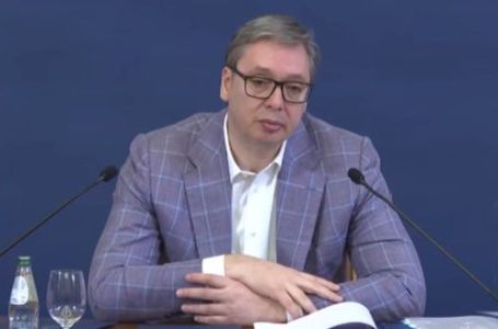 Vučić: Žena će moći da nosi hidžab i da radi u vrtiću, ne mogu biti dio vlasti koja ukida...
