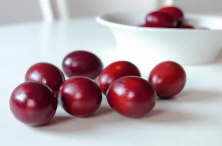 Kad se farbaju jaja- na Veliki četvrtak, petak ili subotu? Sveštenik je dao jedini ispravan odgovor