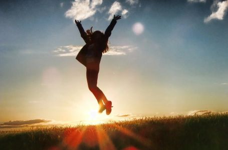 Sudbina im vraća sve s kamatom: Ova 3 znaka do kraja aprila ulaze u život iz snova