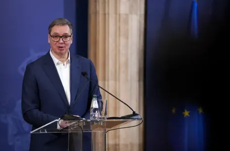 Vučić poslao poruku poslije poraza Orbana na izborima u Mađarskoj