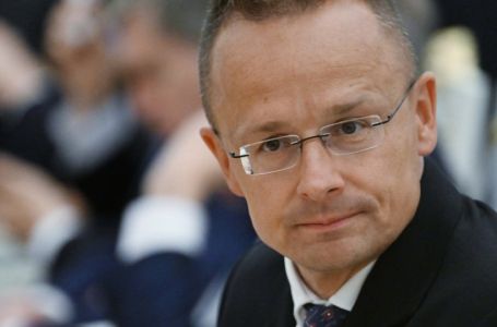 Peter Szijjarto je nestao: Magyar ga žestoko optužuje, a pazite gdje je završio njegov avion